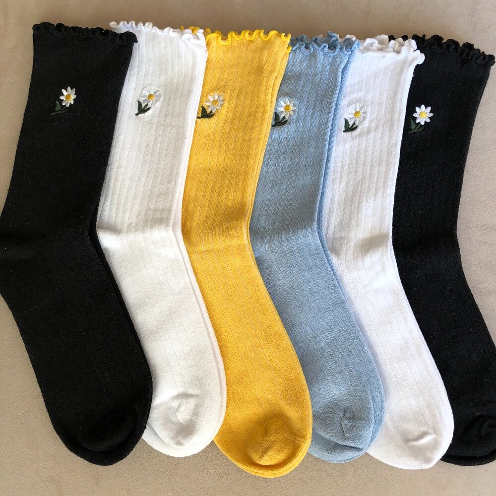6 Pairs Women’s Crew Socks. New Ruffle Socks For Women